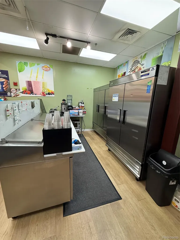 3565 Fairlane Drive Allen Park City MI 48101