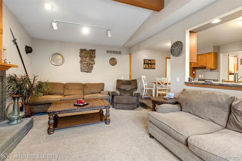 45095 Turnberry Court Canton Charter Township MI 48188