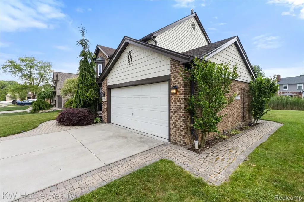 45095 Turnberry Court Canton Charter Township MI 48188