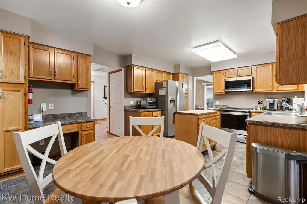 45095 Turnberry Court Canton Charter Township MI 48188
