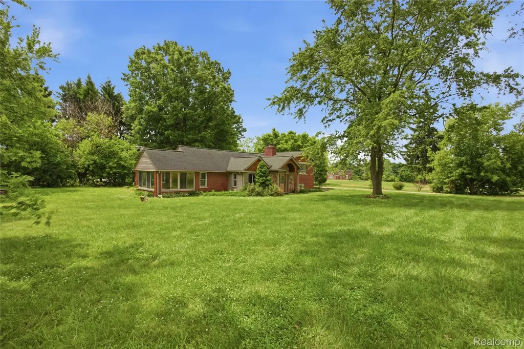 48441 N Territorial Road Plymouth Charter Township MI 48170
