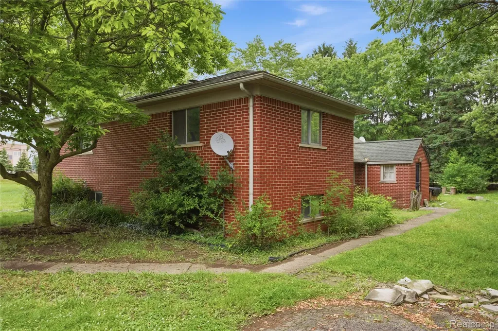 48441 N Territorial Road Plymouth Charter Township MI 48170