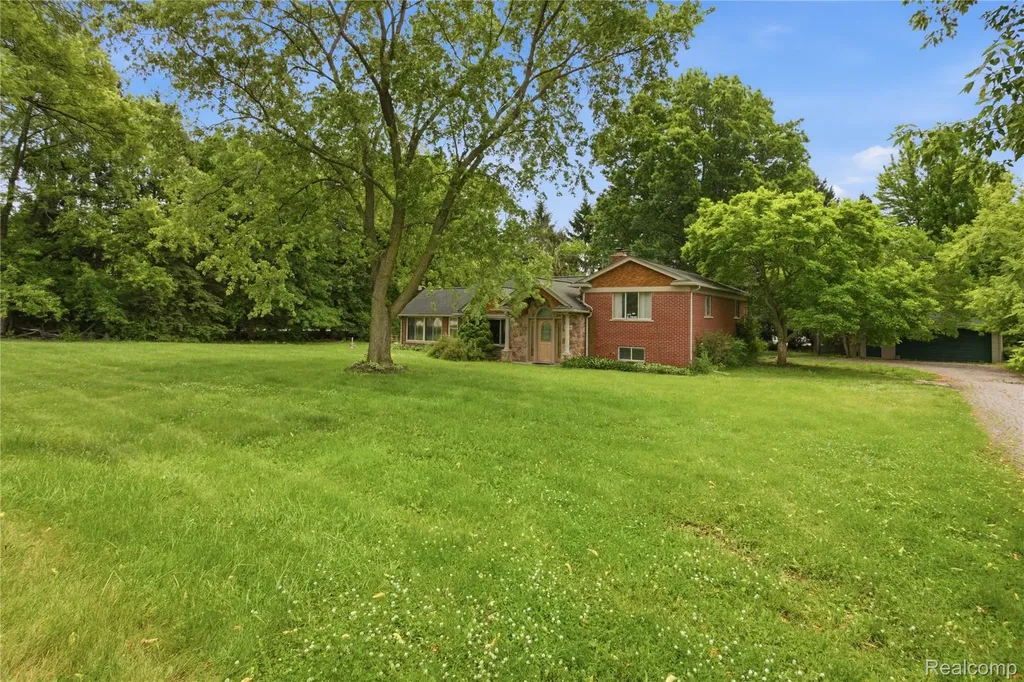 48441 N Territorial Road Plymouth Charter Township MI 48170