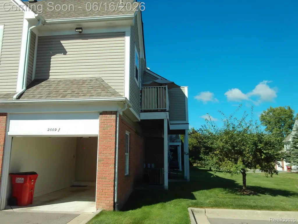 2009 Monarch Drive Shelby Charter Township MI 48316