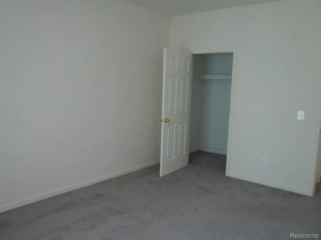 2009 Monarch Drive Shelby Charter Township MI 48316