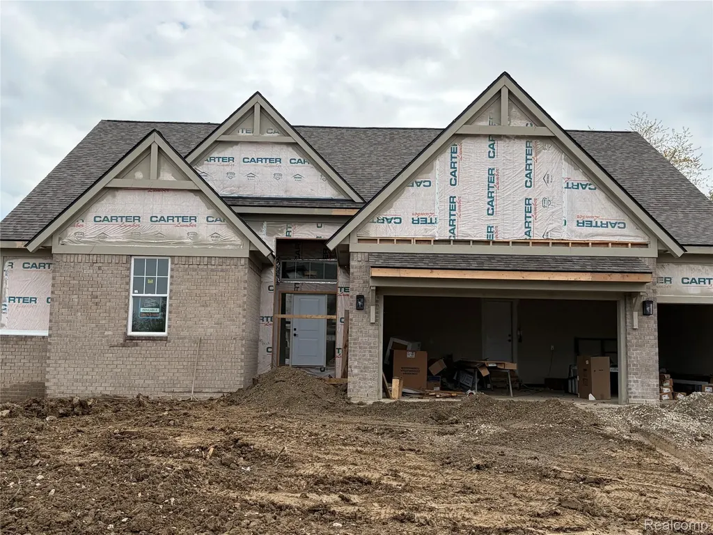 28324 Nadia Lane Chesterfield Township MI 48047