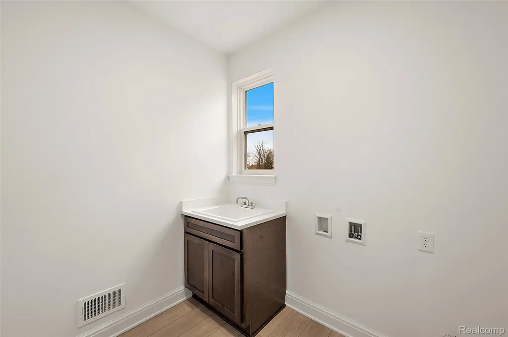 28324 Nadia Lane Chesterfield Township MI 48047
