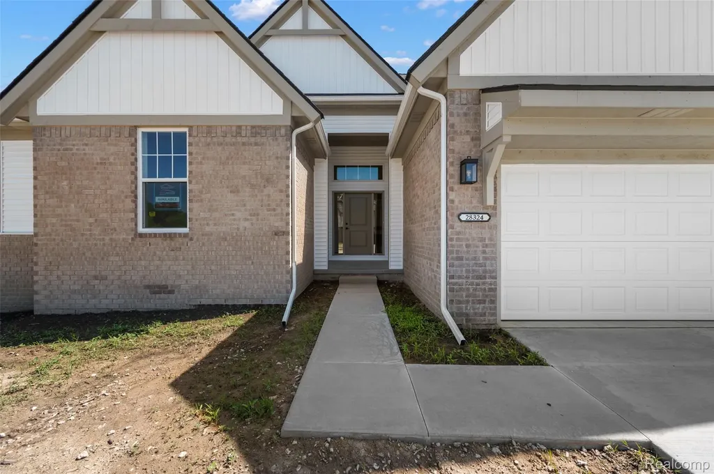 28324 Nadia Lane Chesterfield Township MI 48047