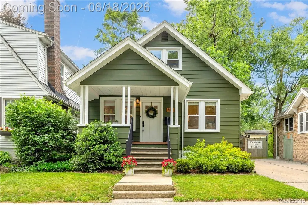 327 Leroy Street Ferndale City MI 48220