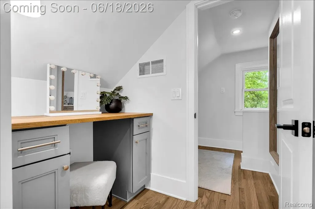 327 Leroy Street Ferndale City MI 48220
