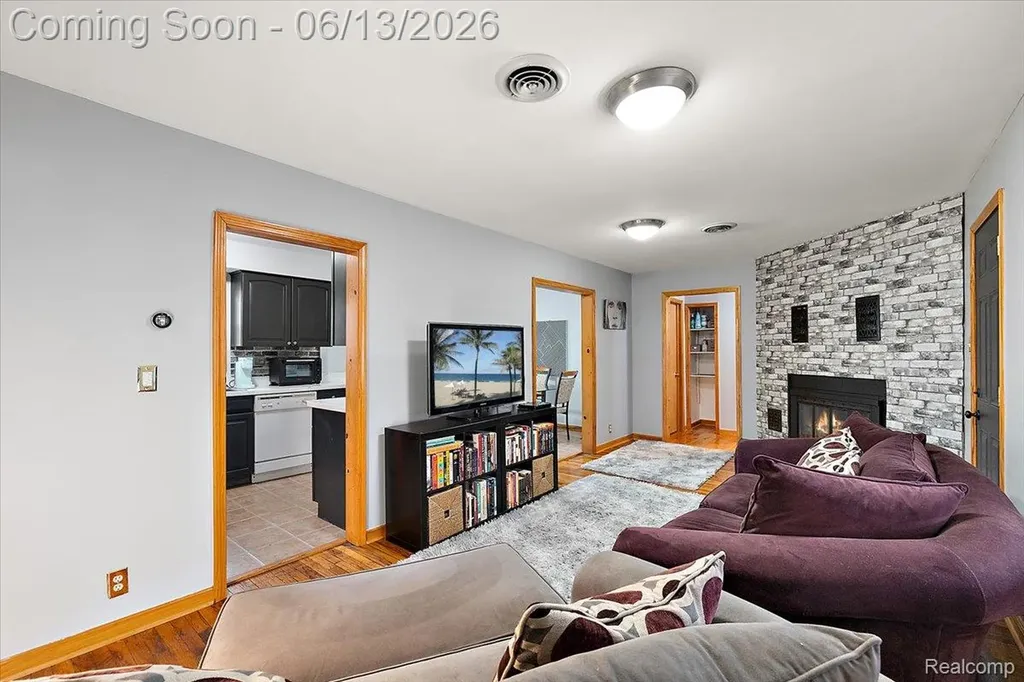 1920 E Saratoga Street Ferndale City MI 48220