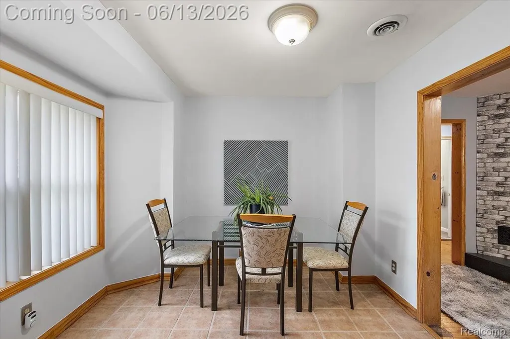 1920 E Saratoga Street Ferndale City MI 48220