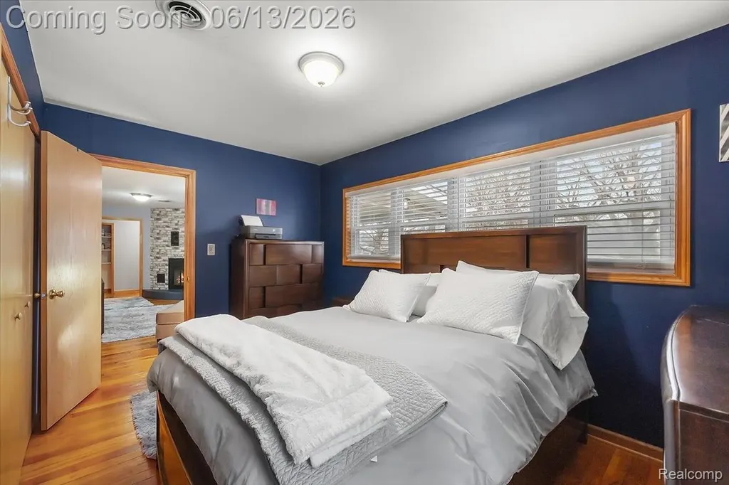 1920 E Saratoga Street Ferndale City MI 48220