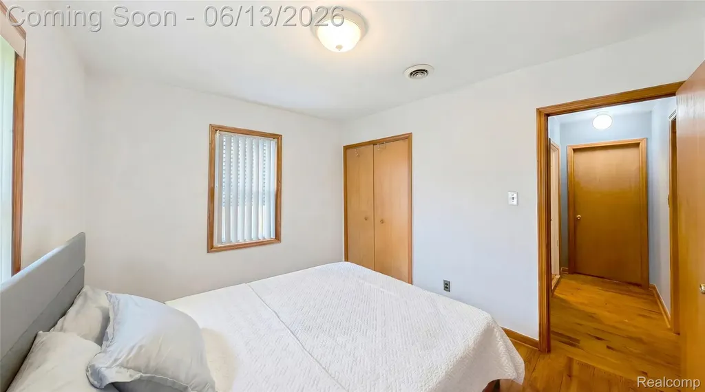 1920 E Saratoga Street Ferndale City MI 48220