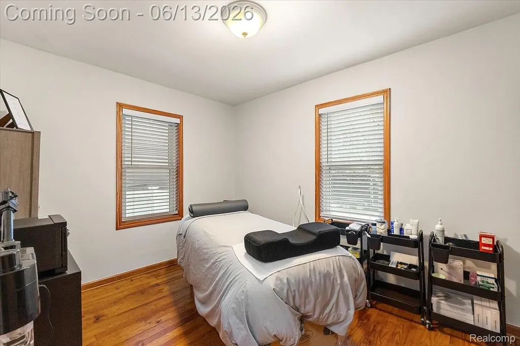 1920 E Saratoga Street Ferndale City MI 48220