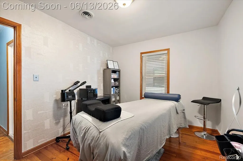 1920 E Saratoga Street Ferndale City MI 48220