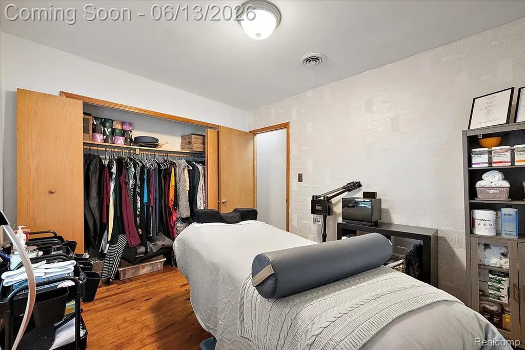 1920 E Saratoga Street Ferndale City MI 48220