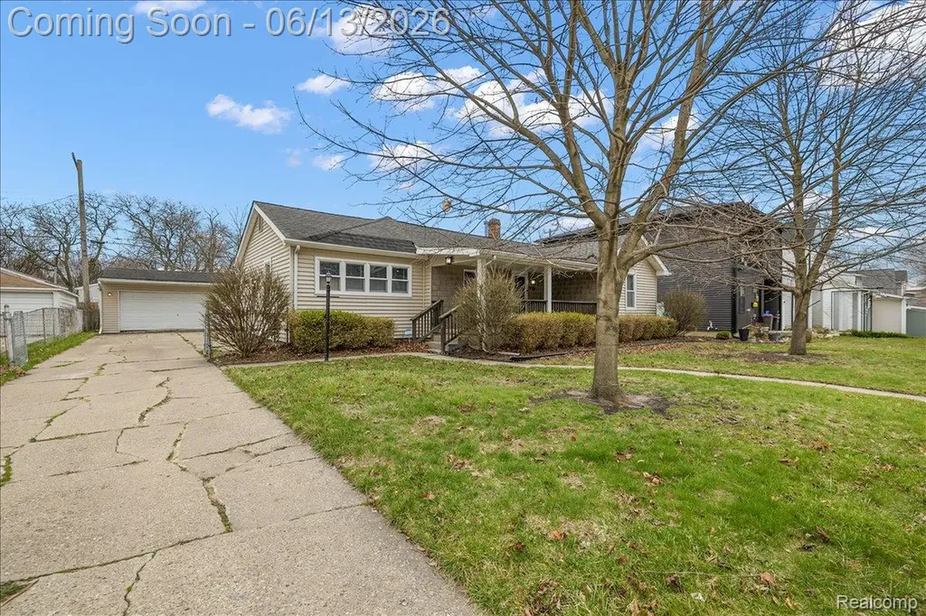 1920 E Saratoga Street Ferndale City MI 48220