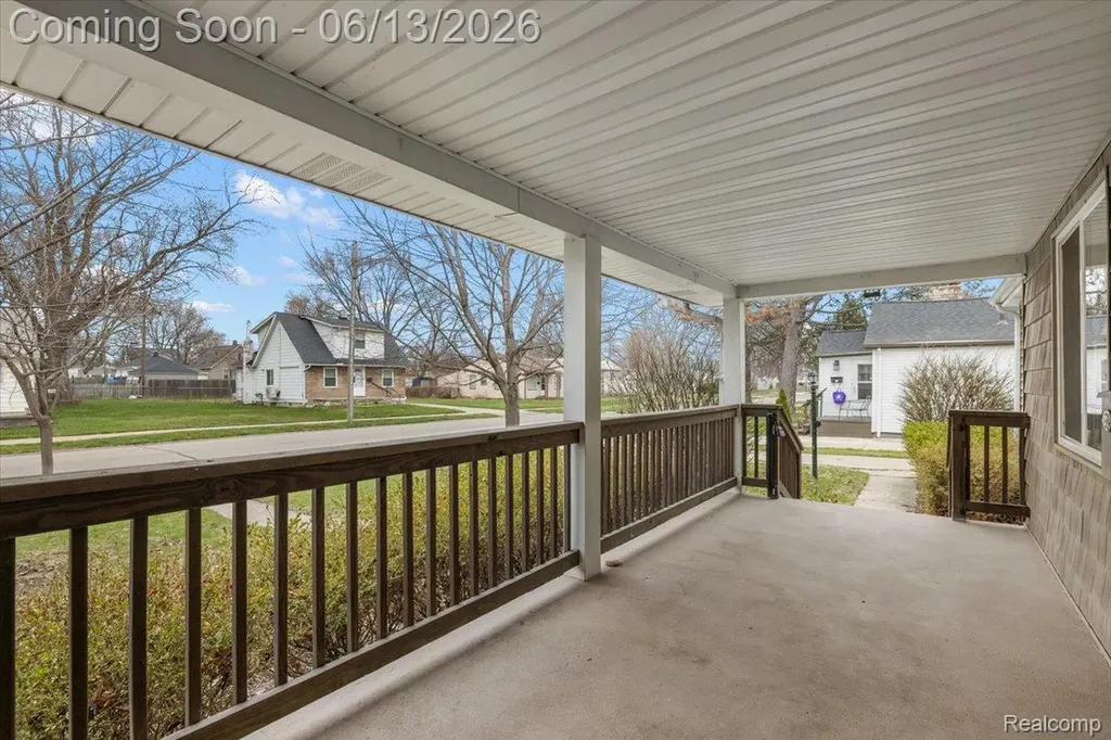 1920 E Saratoga Street Ferndale City MI 48220