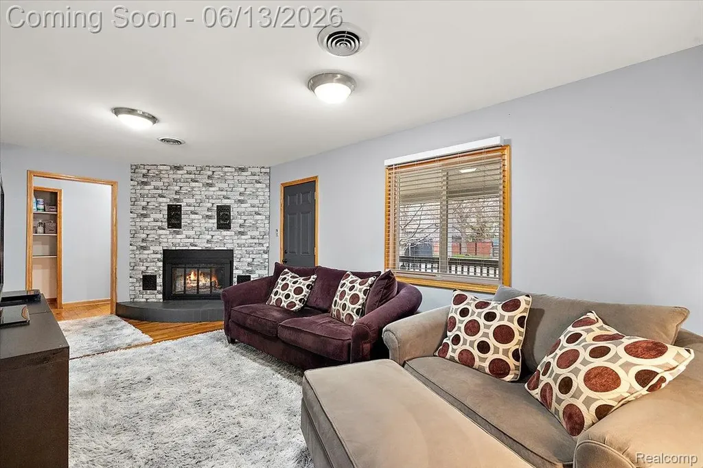 1920 E Saratoga Street Ferndale City MI 48220