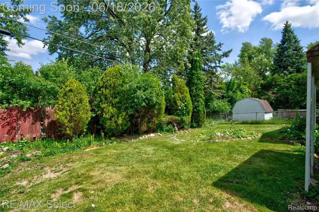 1005 Burlington Drive Flint City MI 48503