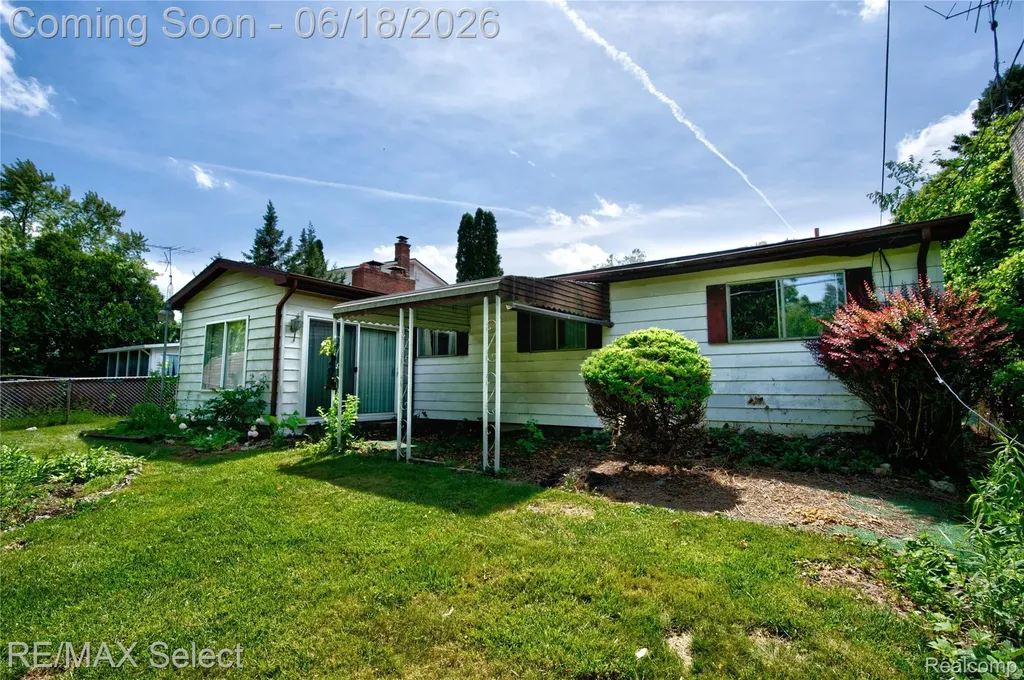 1005 Burlington Drive Flint City MI 48503