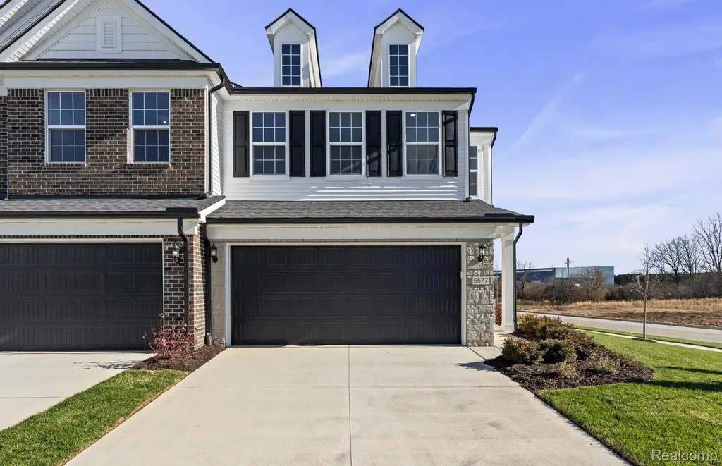 5576 E Spaniel Drive Pittsfield Charter Township MI 48108