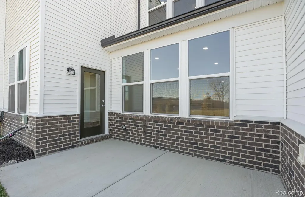 5576 E Spaniel Drive Salem Township MI 48108