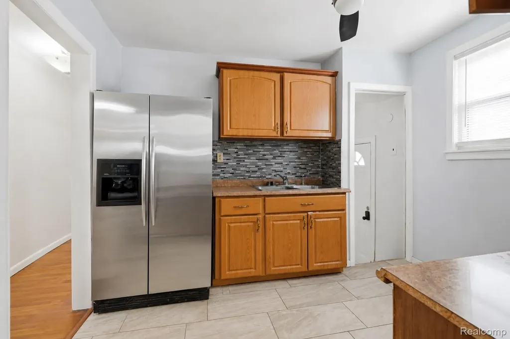 13995 Toepfer Road Warren City MI 48089