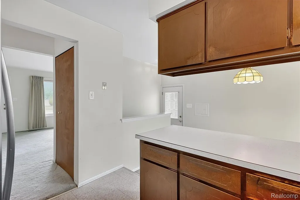 15032 Arcola Street Livonia City MI 48154