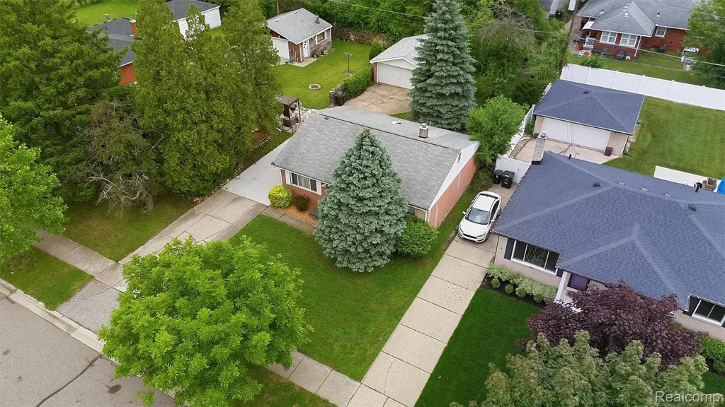 15032 Arcola Street Livonia City MI 48154