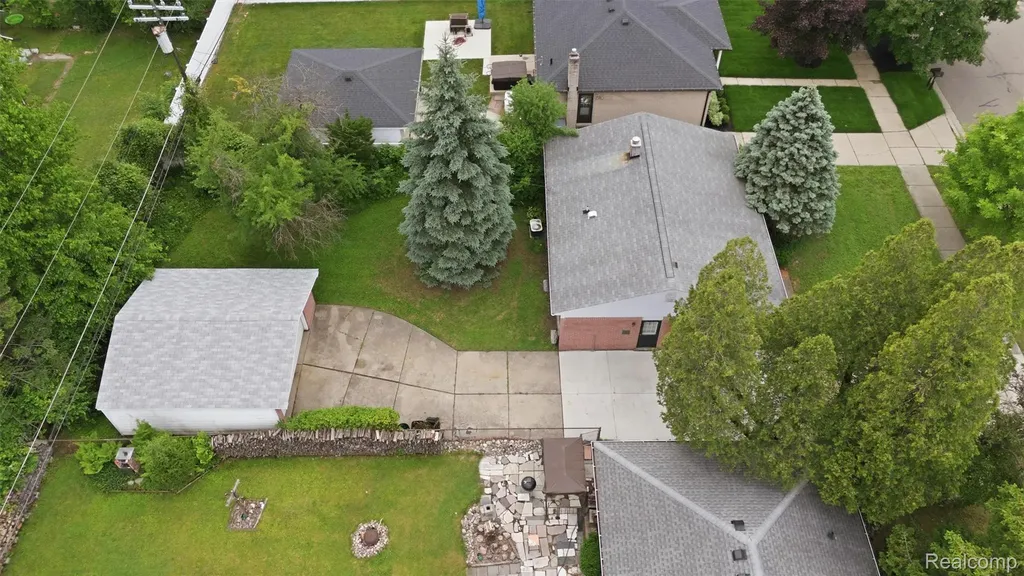 15032 Arcola Street Livonia City MI 48154