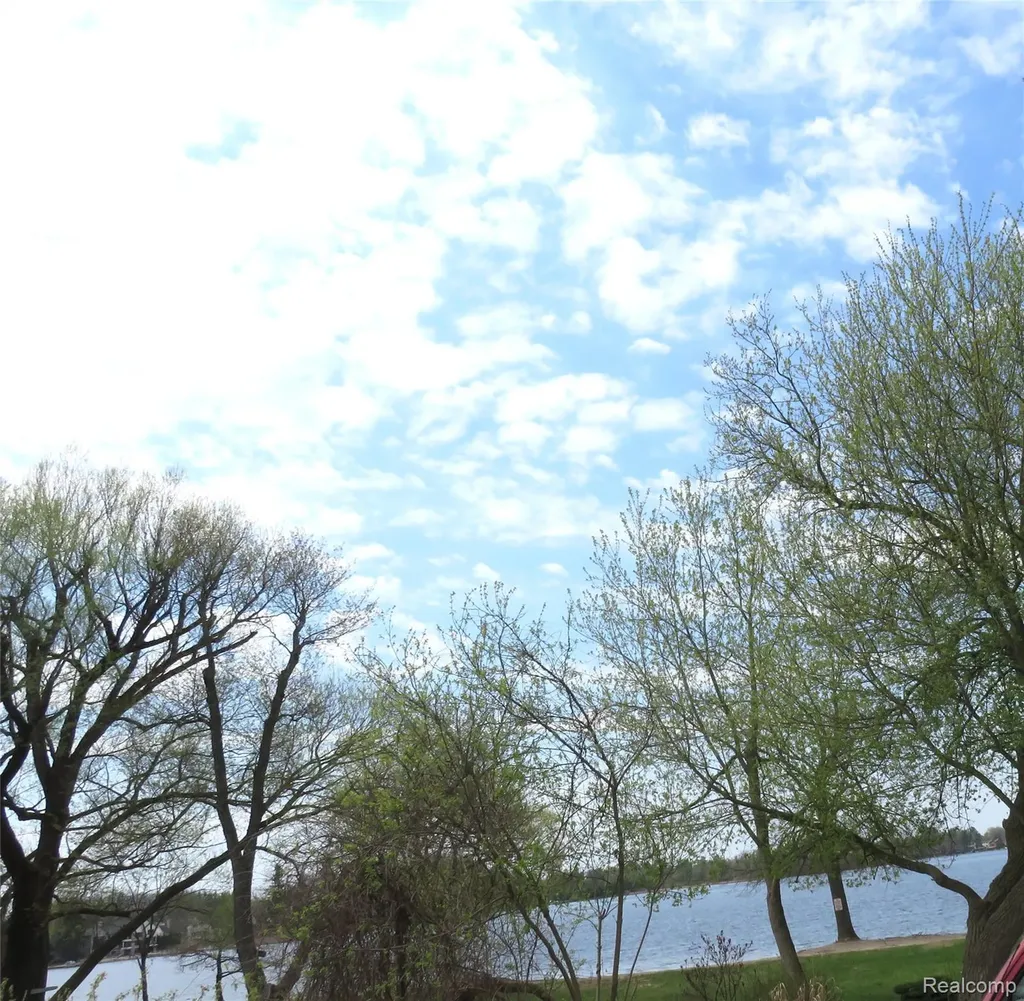 2662 Wildwood Court Orion Charter Township MI 48360