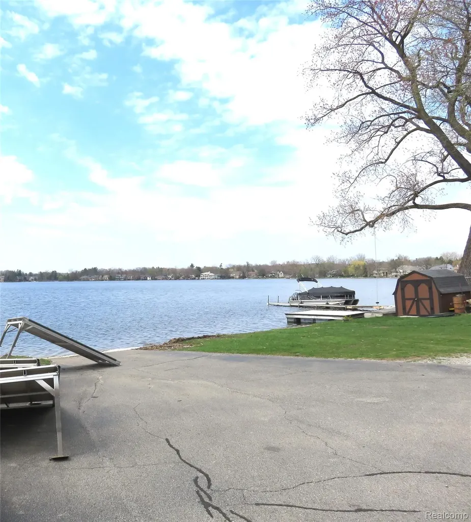 2662 Wildwood Court Orion Charter Township MI 48360