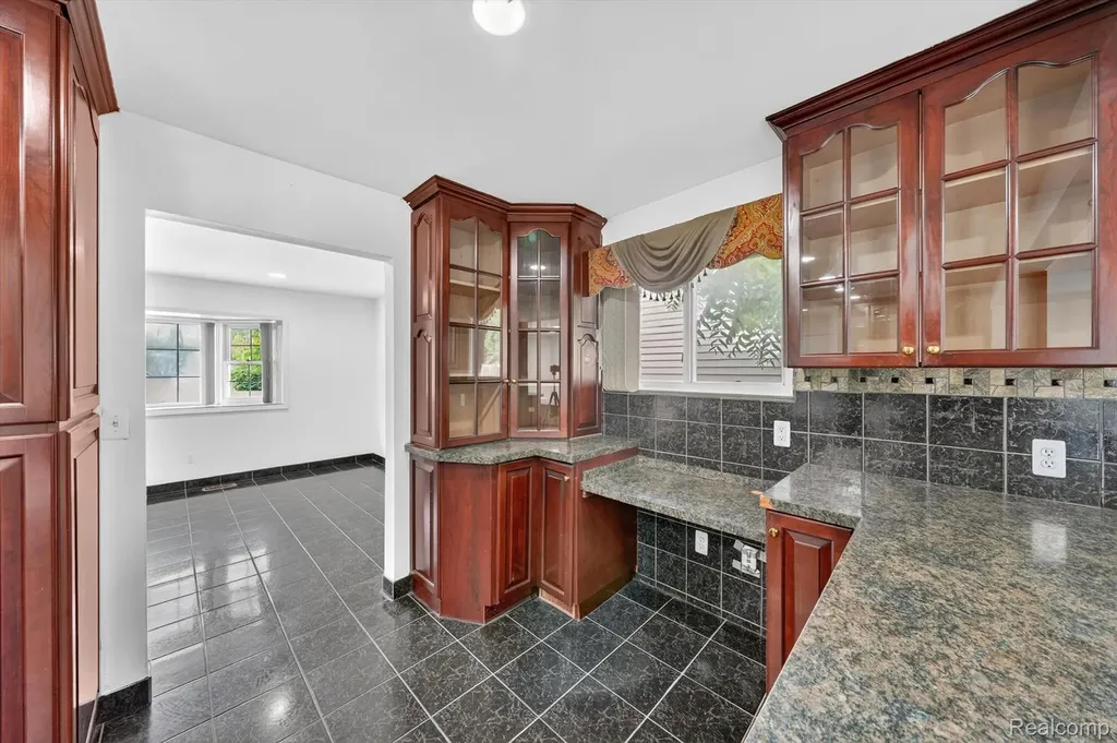 8452 Doncaster Sterling Heights City MI 48312