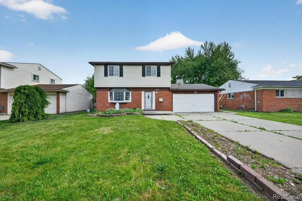 8452 Doncaster Sterling Heights City MI 48312