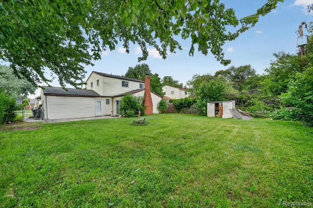 8452 Doncaster Sterling Heights City MI 48312
