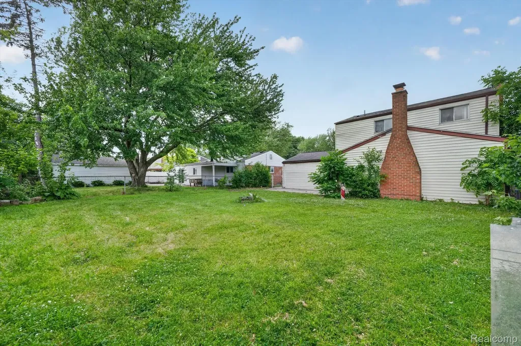 8452 Doncaster Sterling Heights City MI 48312