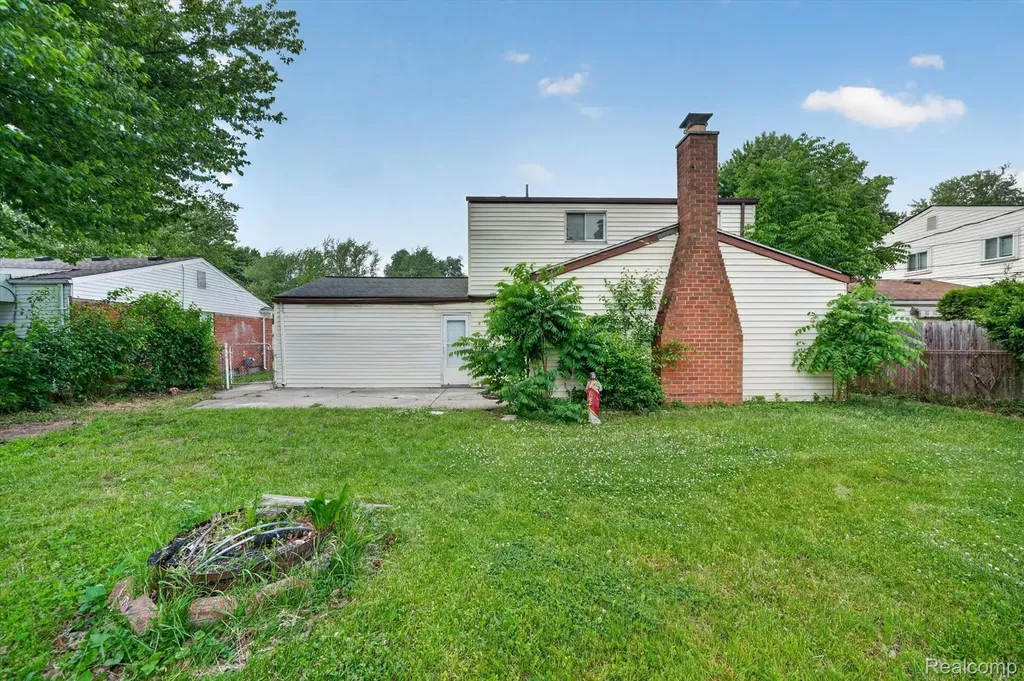 8452 Doncaster Sterling Heights City MI 48312