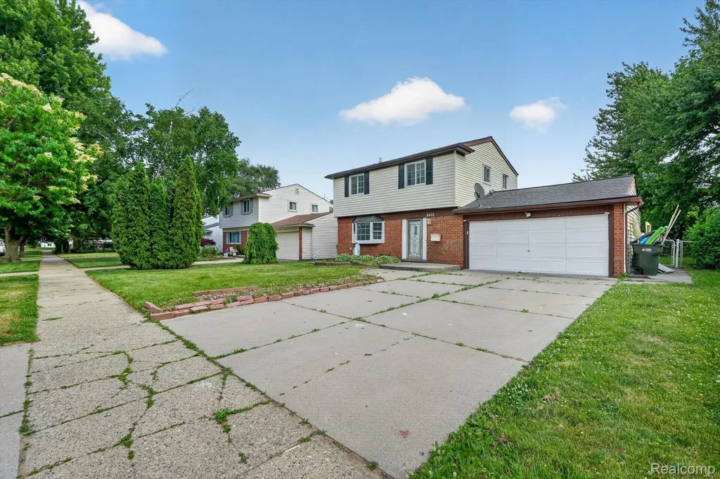 8452 Doncaster Sterling Heights City MI 48312