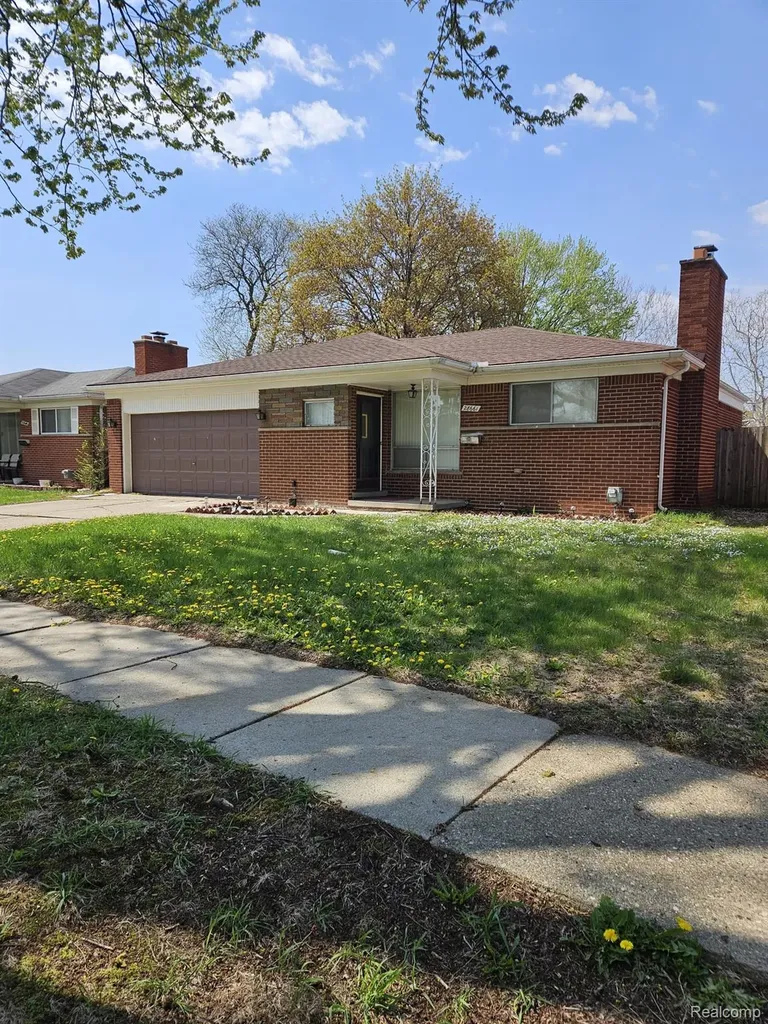 28661 Panama Street Warren City MI 48092