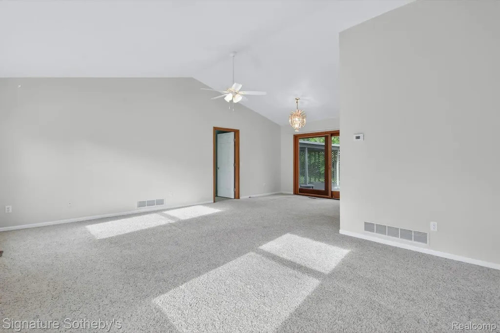 2240 Hidden Lake Trail Brandon Charter Township MI 48462