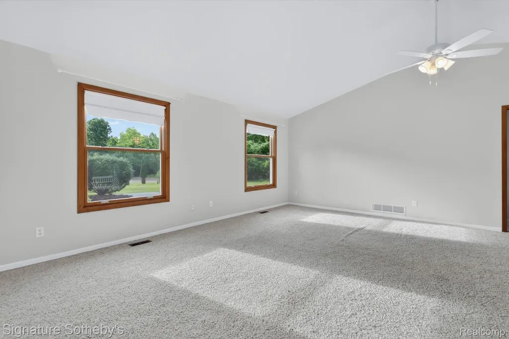 2240 Hidden Lake Trail Brandon Charter Township MI 48462