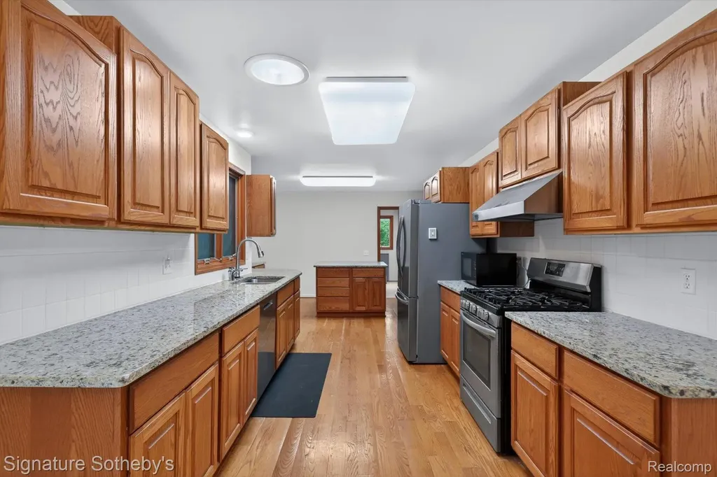 2240 Hidden Lake Trail Brandon Charter Township MI 48462