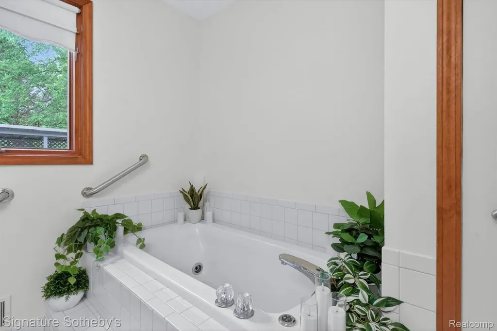2240 Hidden Lake Trail Brandon Charter Township MI 48462