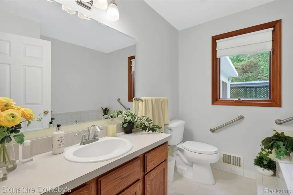 2240 Hidden Lake Trail Brandon Charter Township MI 48462