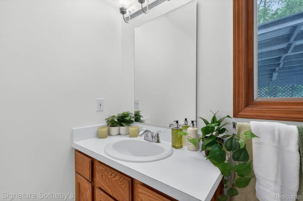 2240 Hidden Lake Trail Brandon Charter Township MI 48462