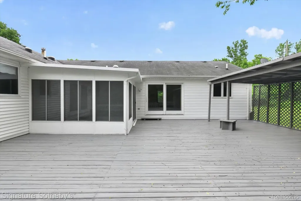 2240 Hidden Lake Trail Brandon Charter Township MI 48462