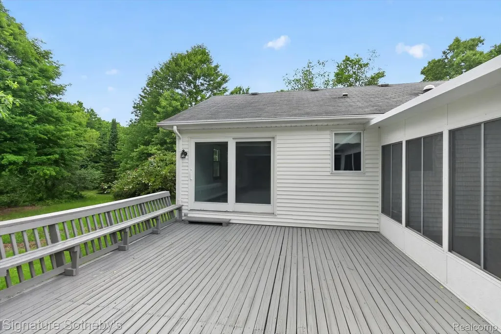 2240 Hidden Lake Trail Brandon Charter Township MI 48462