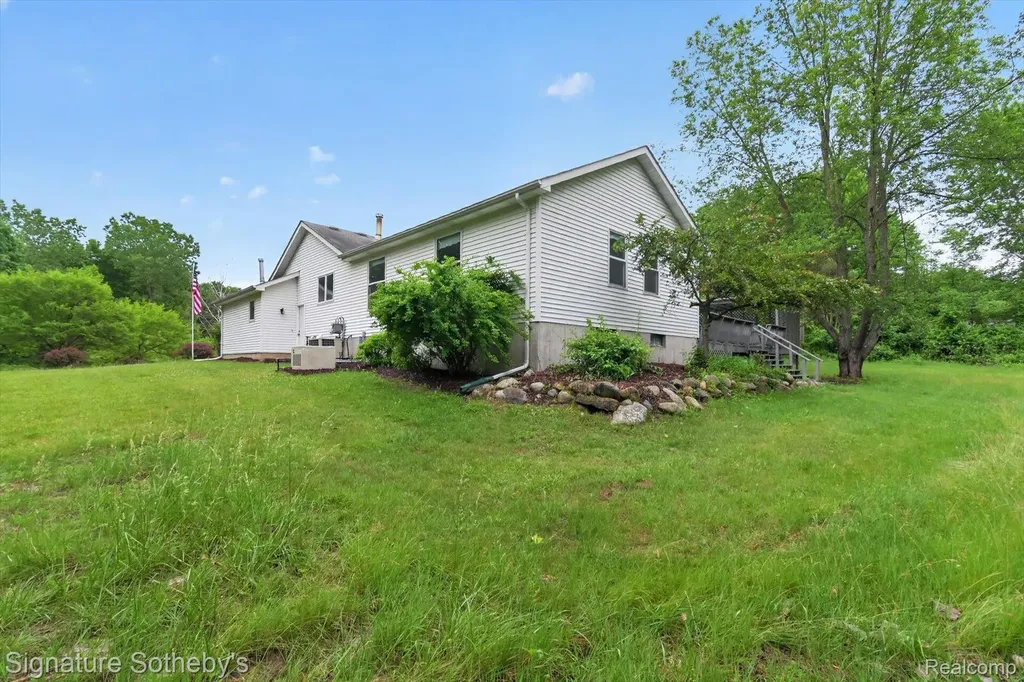 2240 Hidden Lake Trail Brandon Charter Township MI 48462